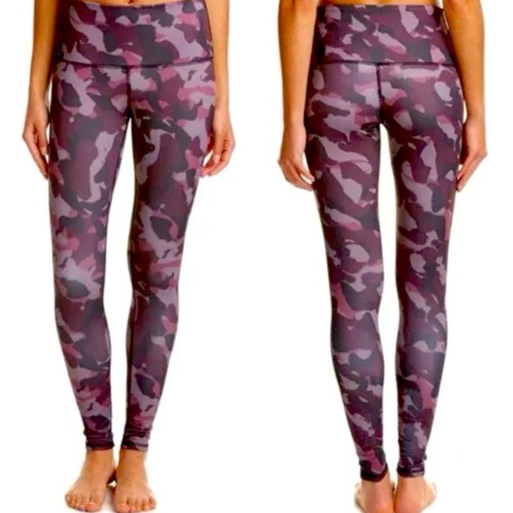 Noli Camo Leggings. Medium